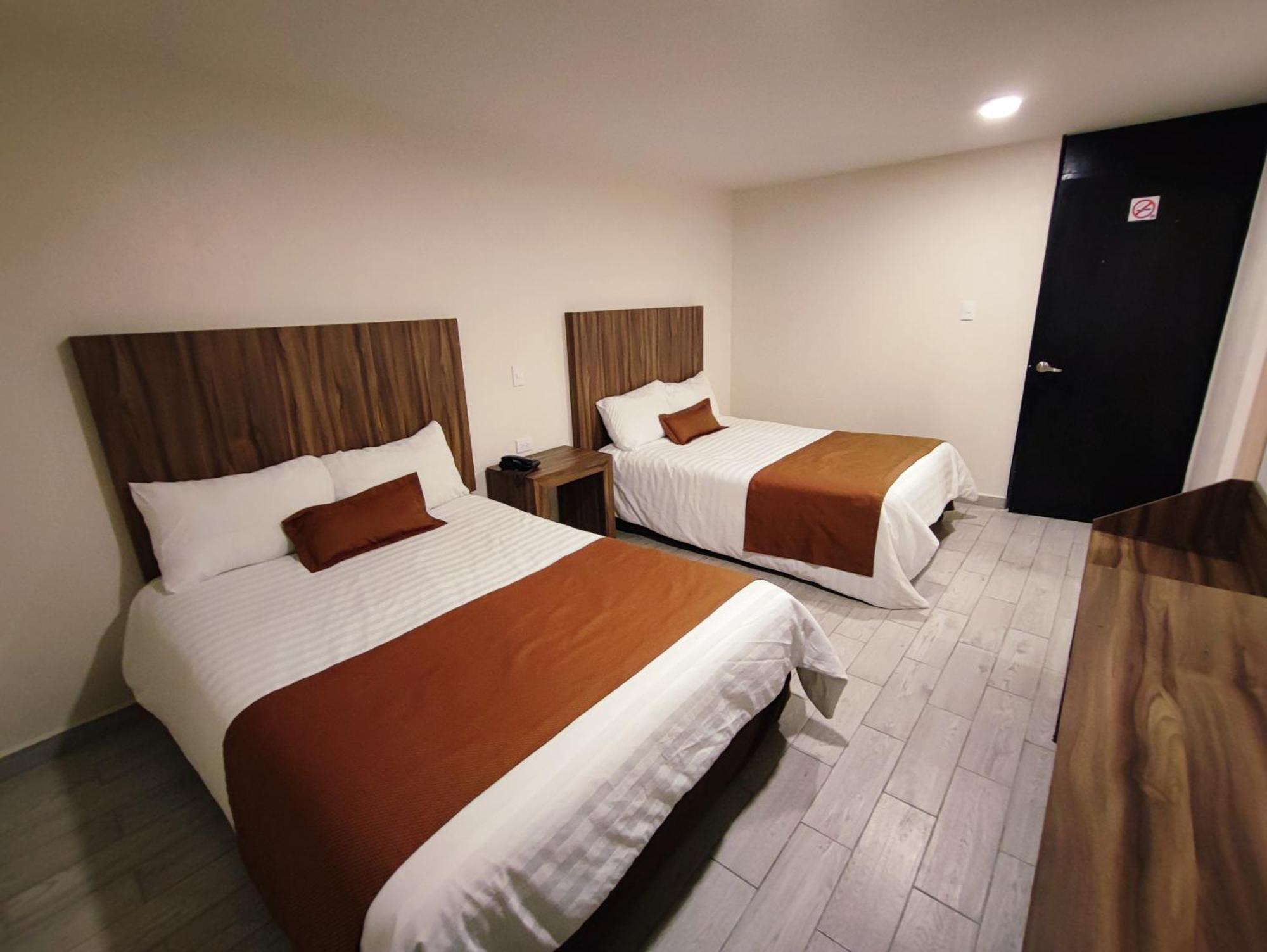 Hotel Plaza Morelos Толука-де-Лердо Экстерьер фото