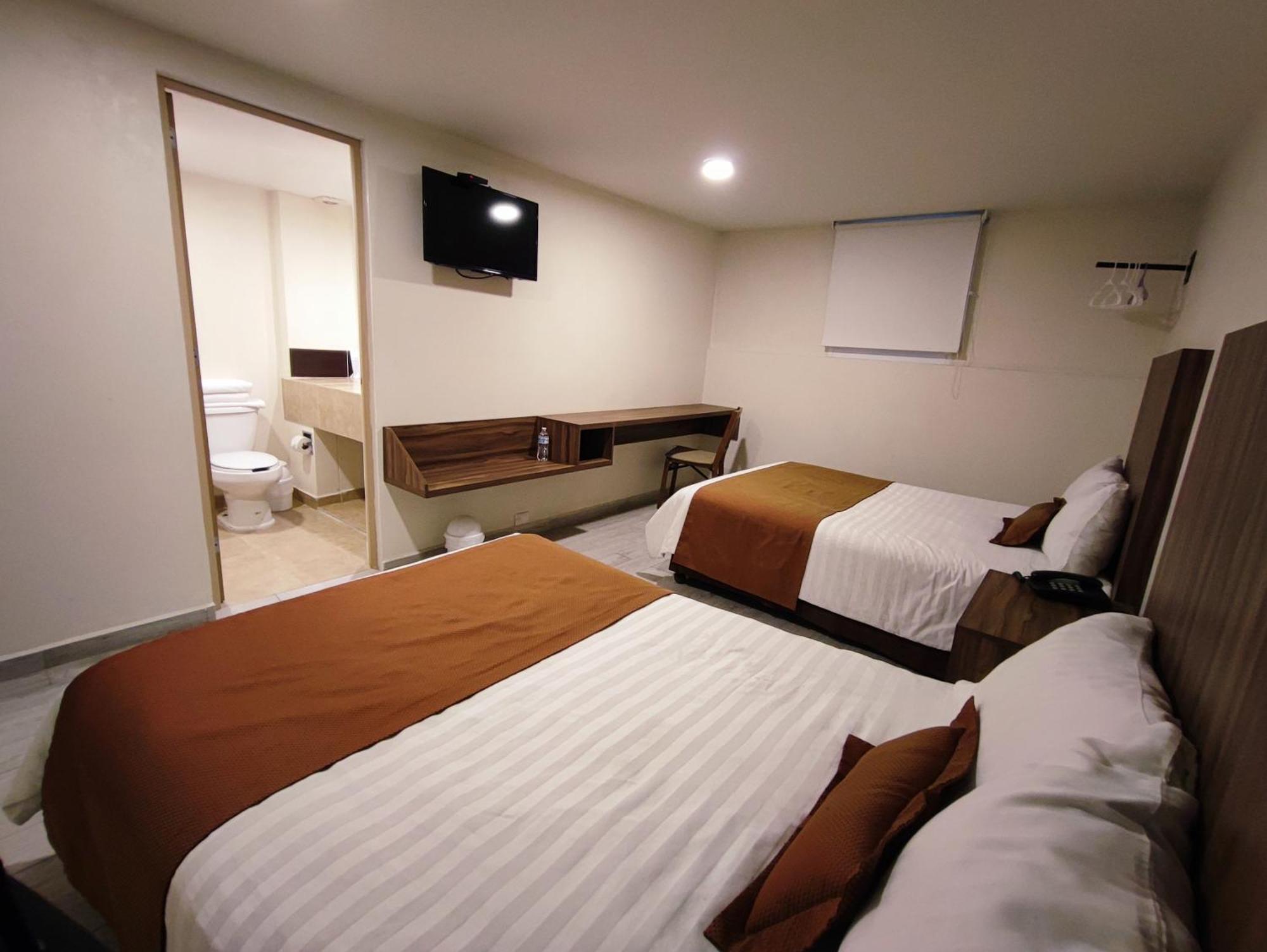 Hotel Plaza Morelos Толука-де-Лердо Экстерьер фото