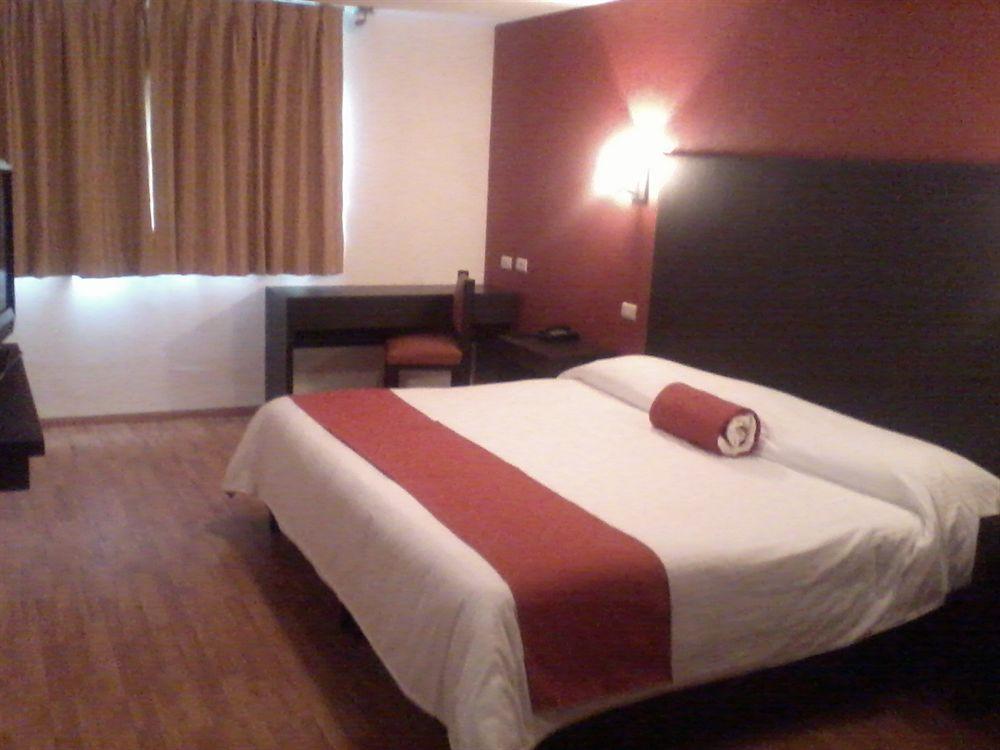 Hotel Plaza Morelos Толука-де-Лердо Экстерьер фото